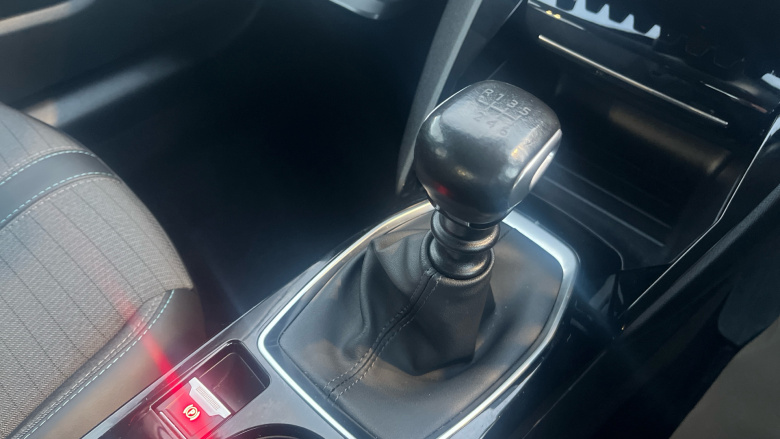 Peugeot 208 1.2 PureTech 100 Allure Premium 5dr Petrol Hatchback